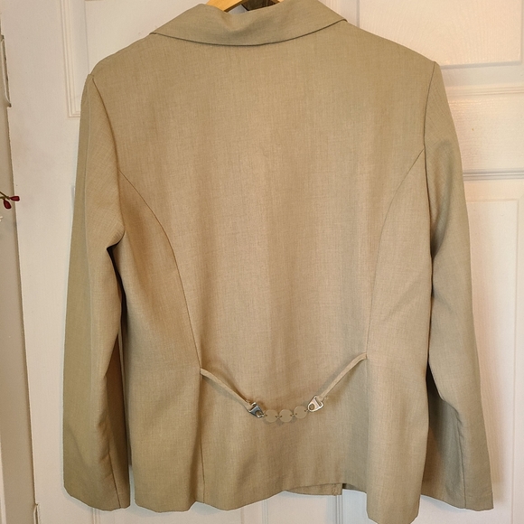 Ilyza New York Woman's Suit Set, Blazer, and Skirt, Size: Large Color: Tan - Picture 8 of 16